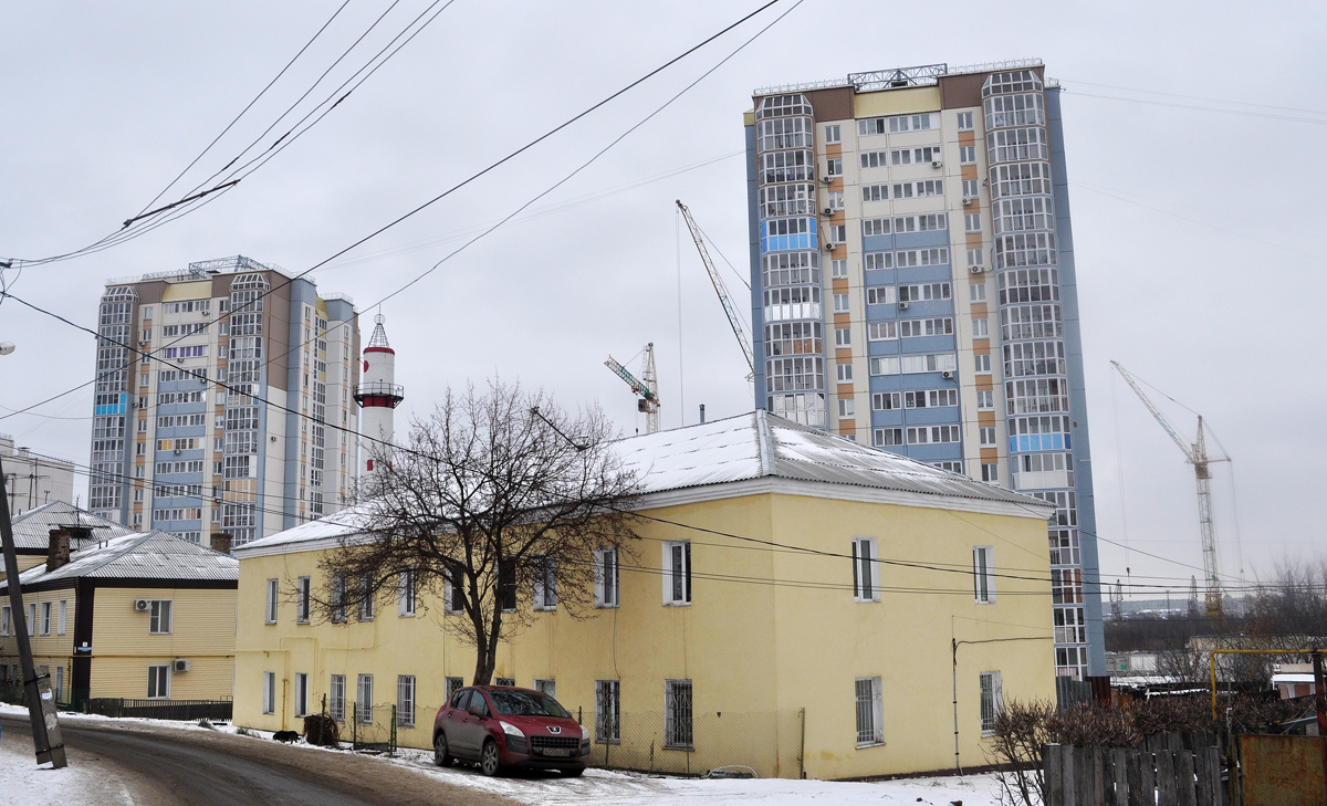 Omsk, Граничная улица, 7; Улица Леонида Маслова, 2; Улица Леонида Маслова, 2*; Улица Леонида Маслова, 4