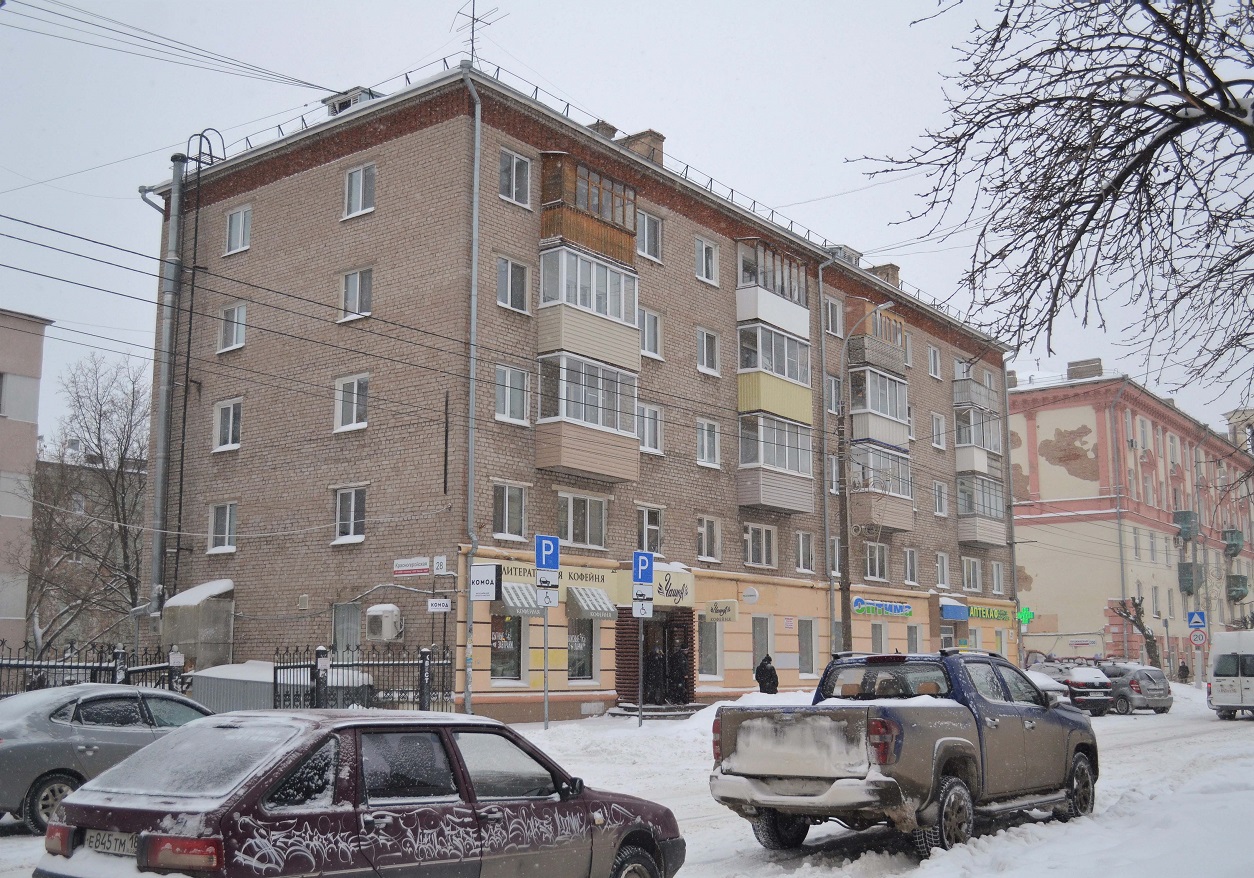 Izhevsk, Красногеройская улица, 28