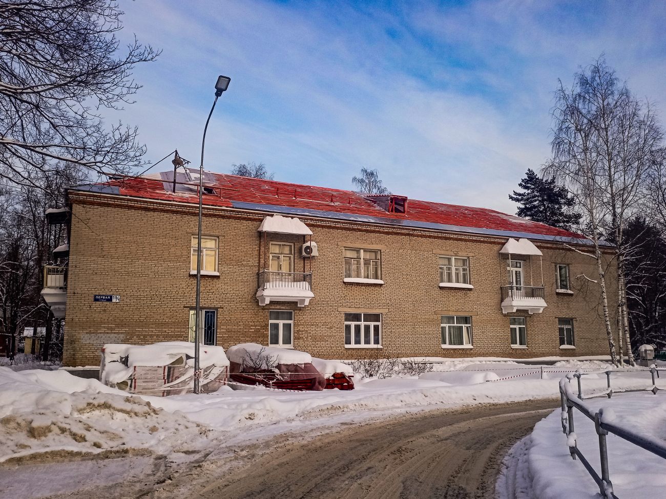 Черноголовка, Первая улица, 19 / Третья улица, 1