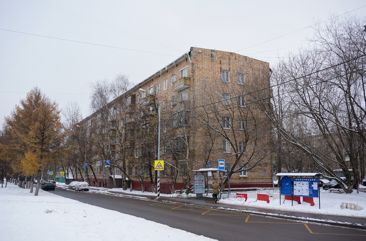 Moscow, Улица Винокурова, 7 / Новочерёмушкинская улица, 5 корп. 3