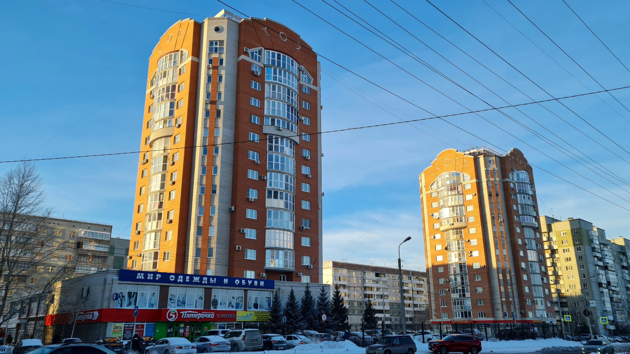 Omsk, Улица Богдана Хмельницкого, 42 корп. 1 / Омская улица, 114 корп. 2; Омская улица, 127 корп. 1 / улица Богдана Хмельницкого, 40 корп. 1