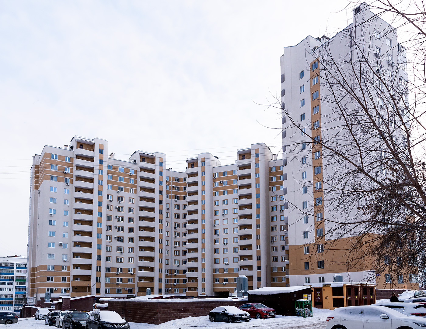 Уфа, Улица Шота Руставели, 9 / Российская улица, 16