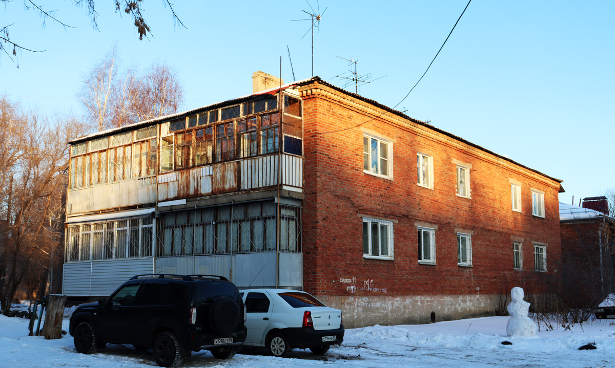 Омск, Улица Сурикова, 11