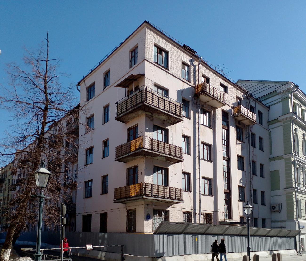 Москва, Крестовоздвиженский переулок, 4
