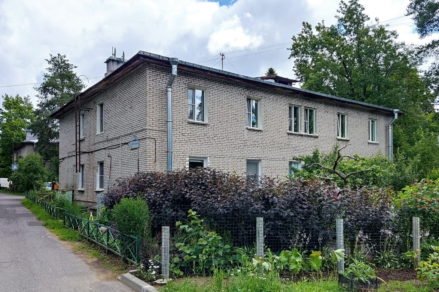 Песочный, Ключевая улица, 75А