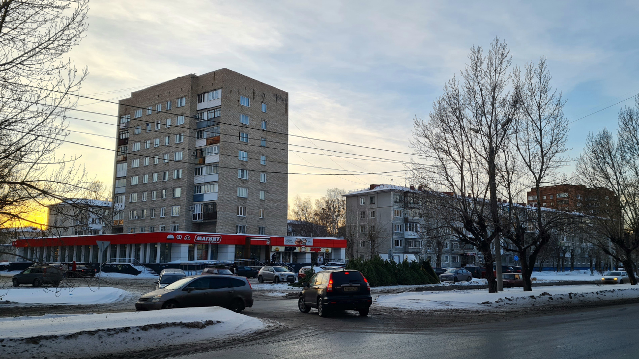 Омск, Проспект Менделеева, 30; Проспект Менделеева, 28