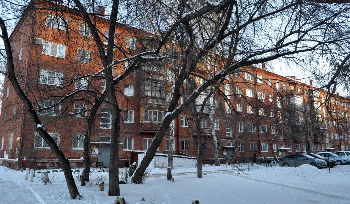 Омск, Улица Энтузиастов, 1 / Улица Химиков, 67