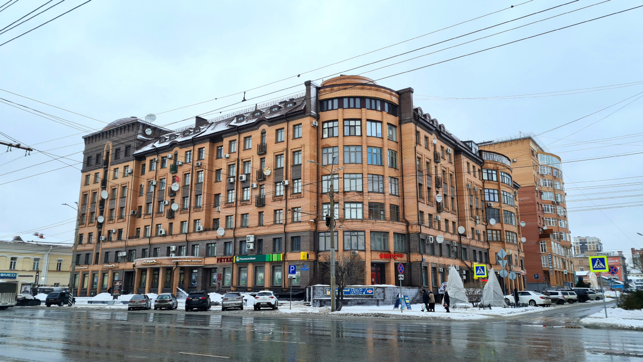 Омск, Проспект Карла Маркса, 15 / Съездовская улица, 29/1