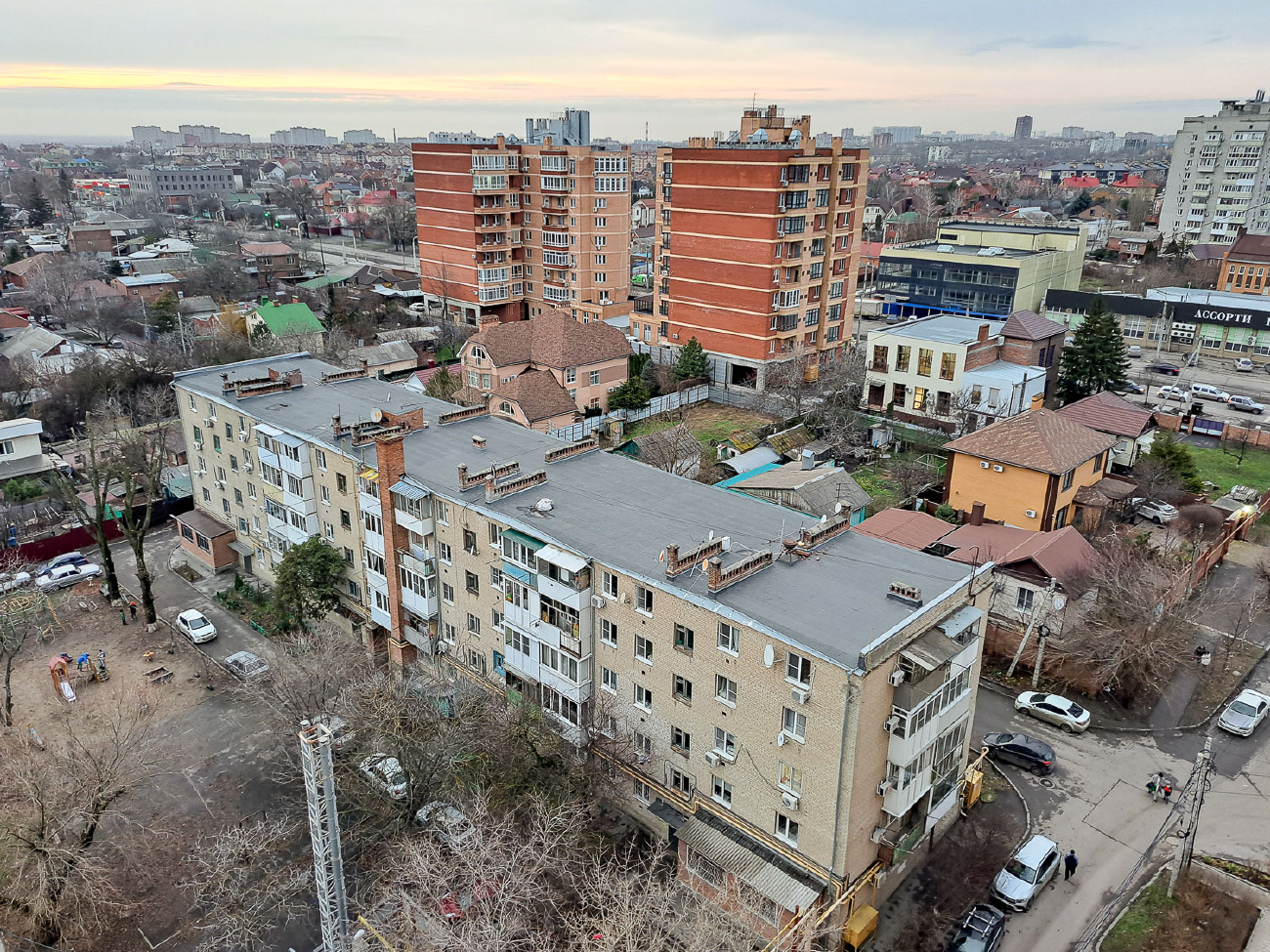 Ростов-на-Дону, Улица Матросова, 37; Портовая улица, 277; Портовая улица, 275