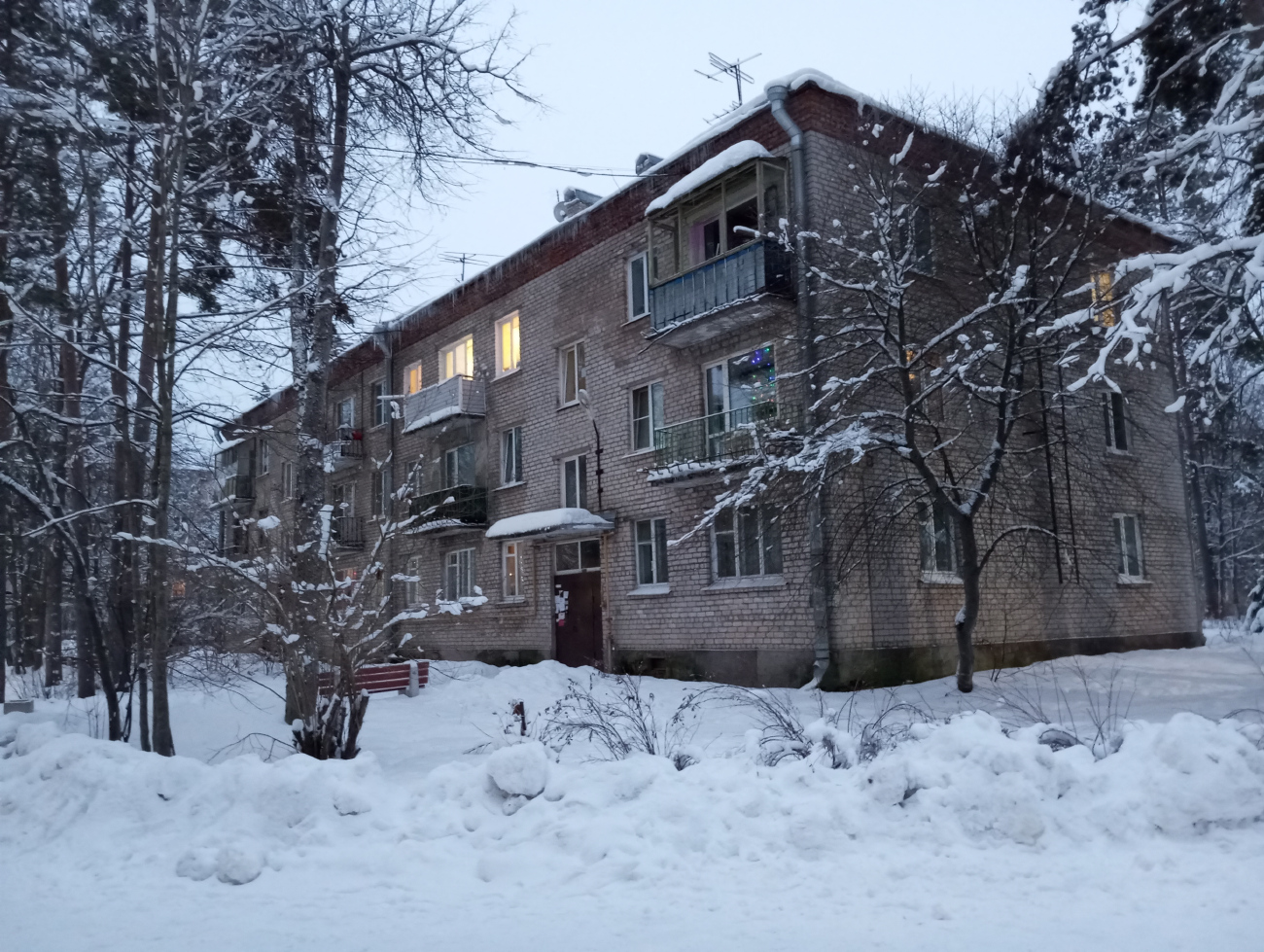 Семиозерье, Центральная улица, 46