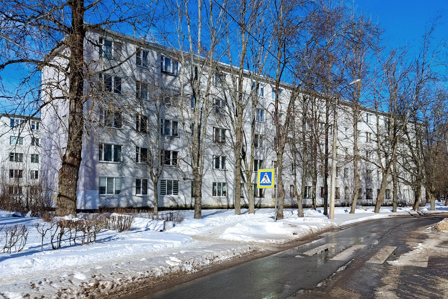 Кириши, Комсомольская улица, 1