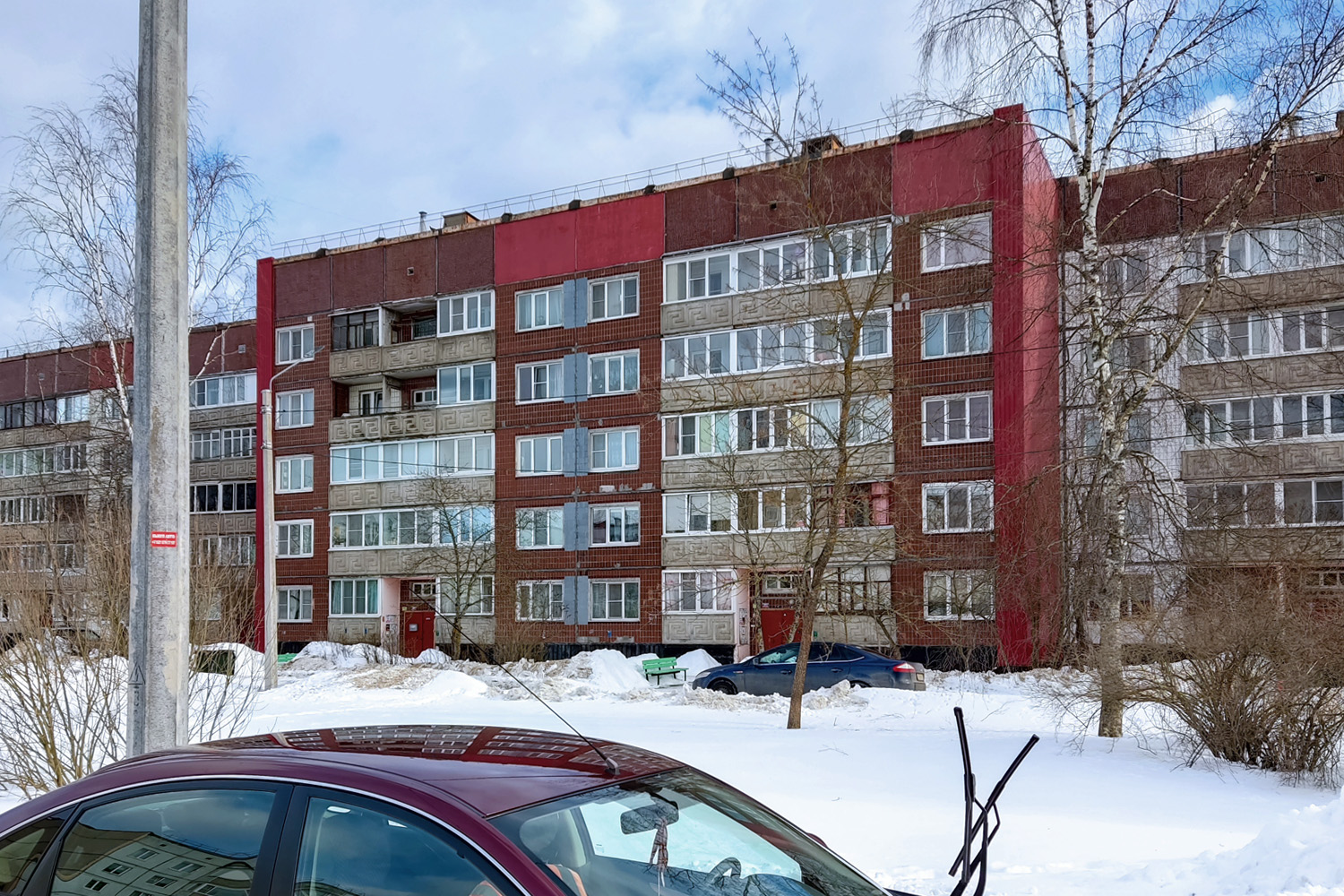 Kiriszy, Улица Строителей, 15 (подъезды 11-12)