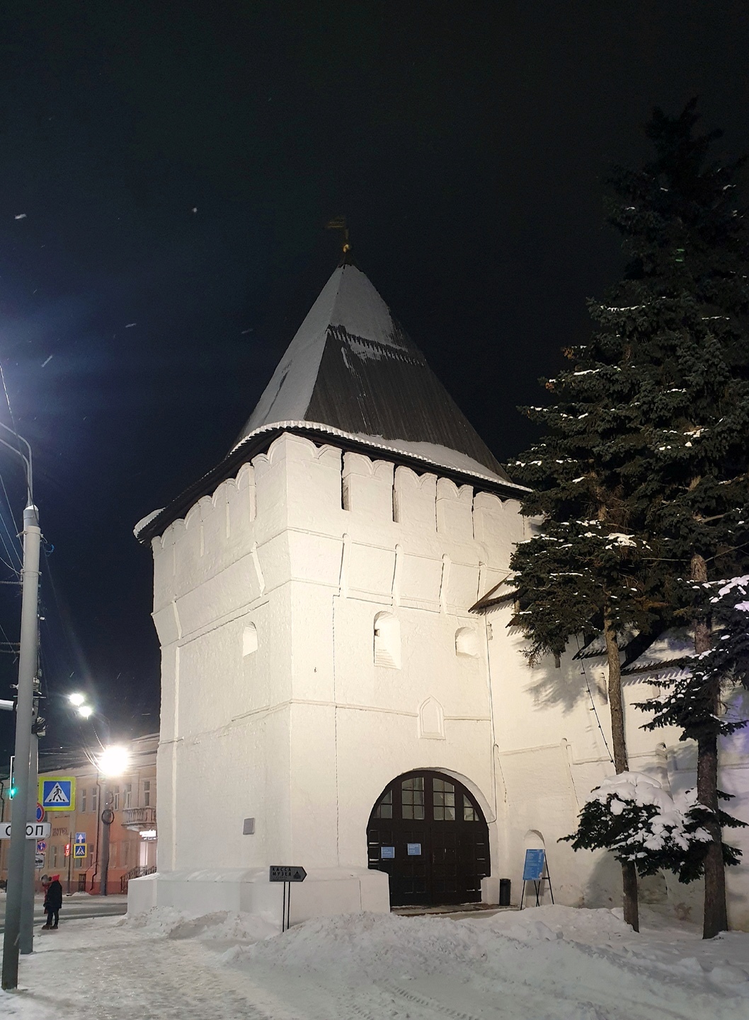 Ярославль, Богоявленская площадь, 25 Угличская башня