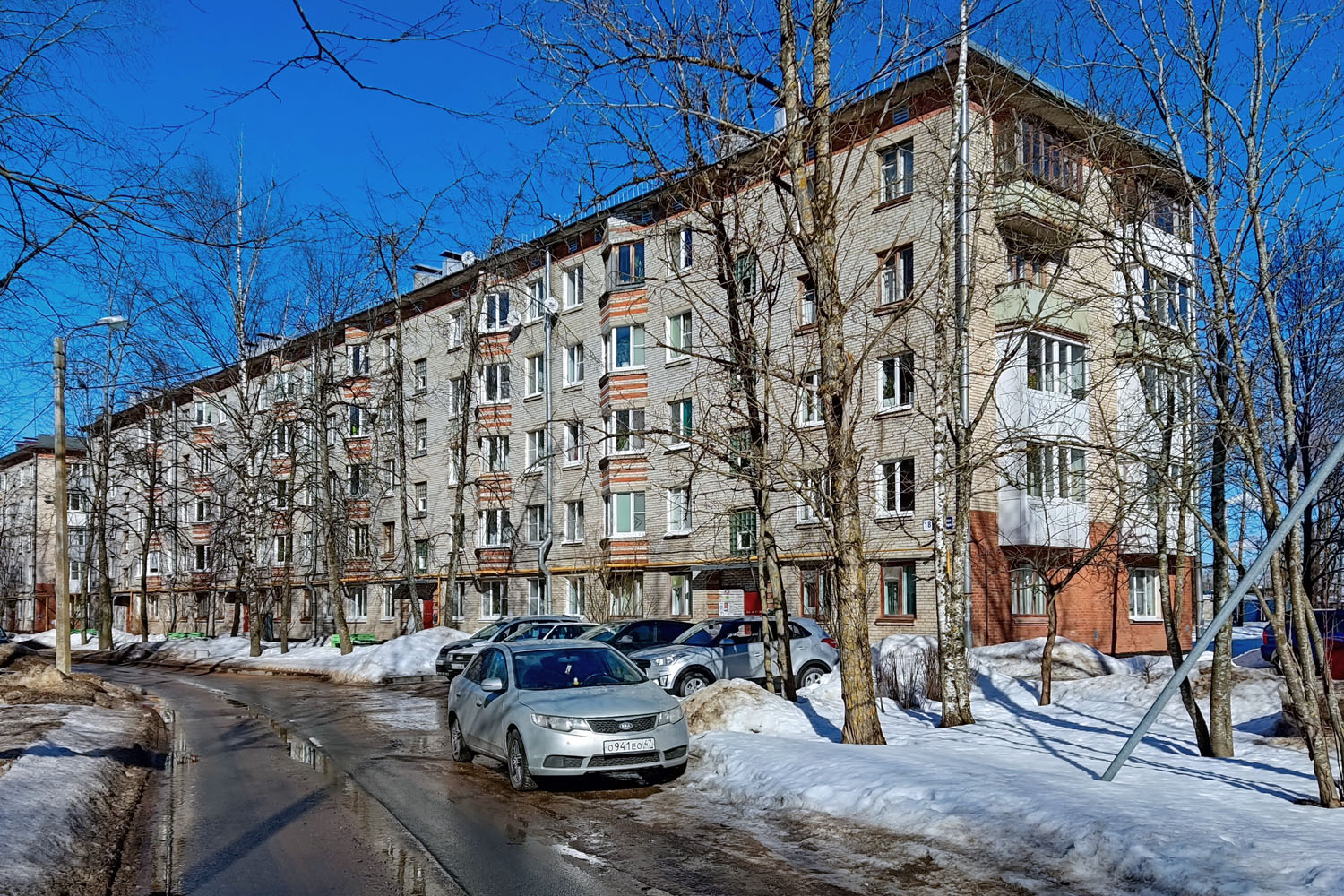 Кириши, Улица Мира, 18