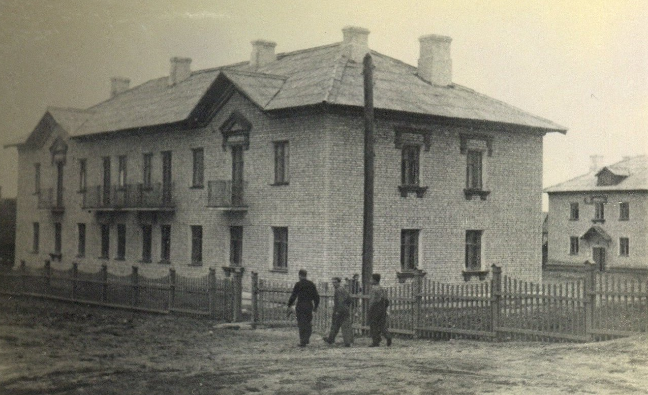 Минск, Волгоградская улица, 18 / Улица Кутузова, 2