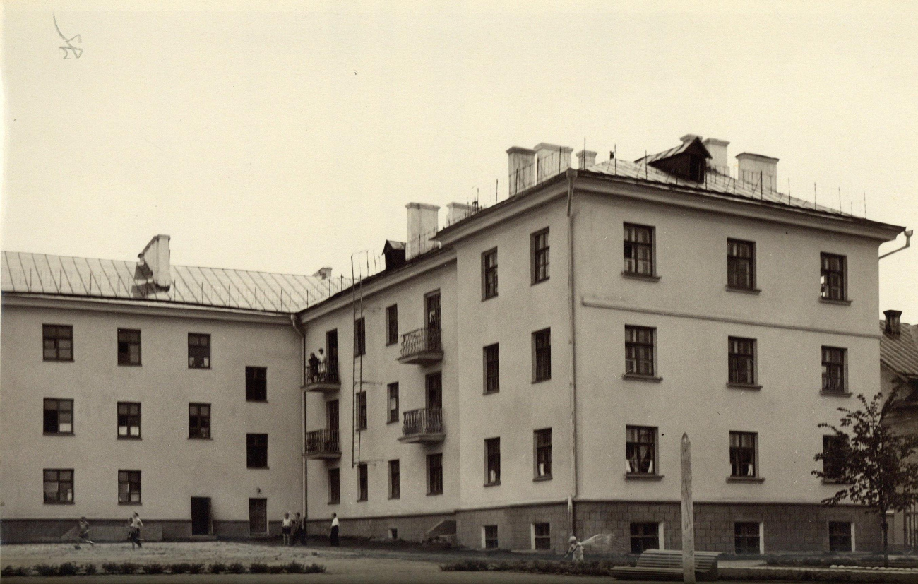 Минск, Улица Куйбышева, 33 / Сторожёвская улица, 2
