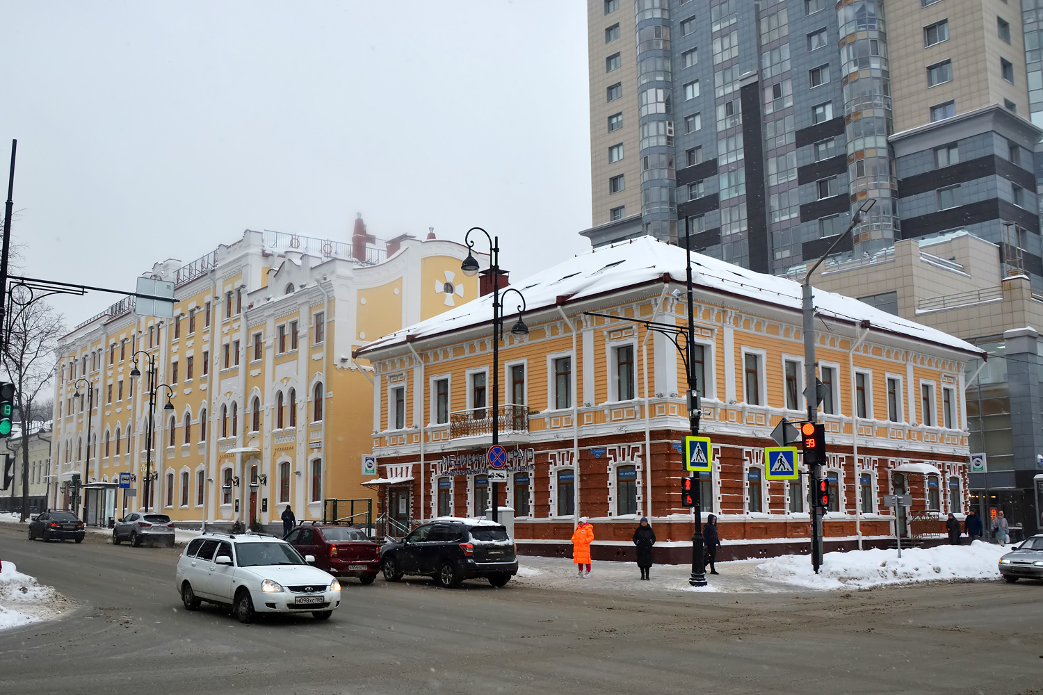 Perm, Сибирская улица, 35; Улица Пушкина, 48 / Сибирская улица, 35А