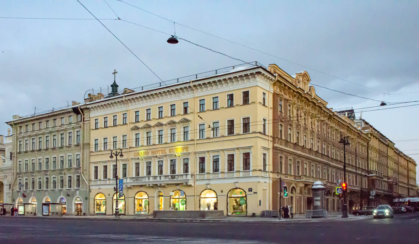 Санкт-Петербург, Невский проспект, 34; Михайловская улица, 1