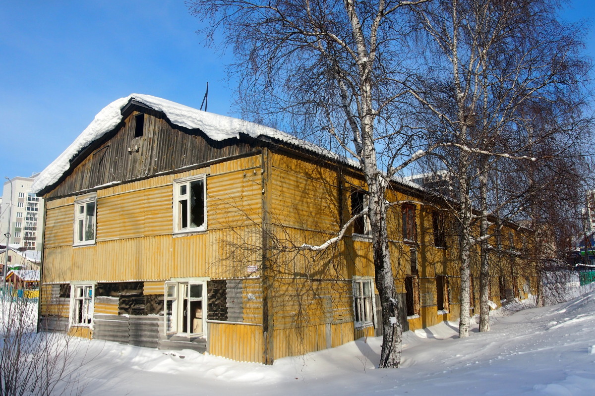 Ханты-Мансийск, Улица Ленина, 104