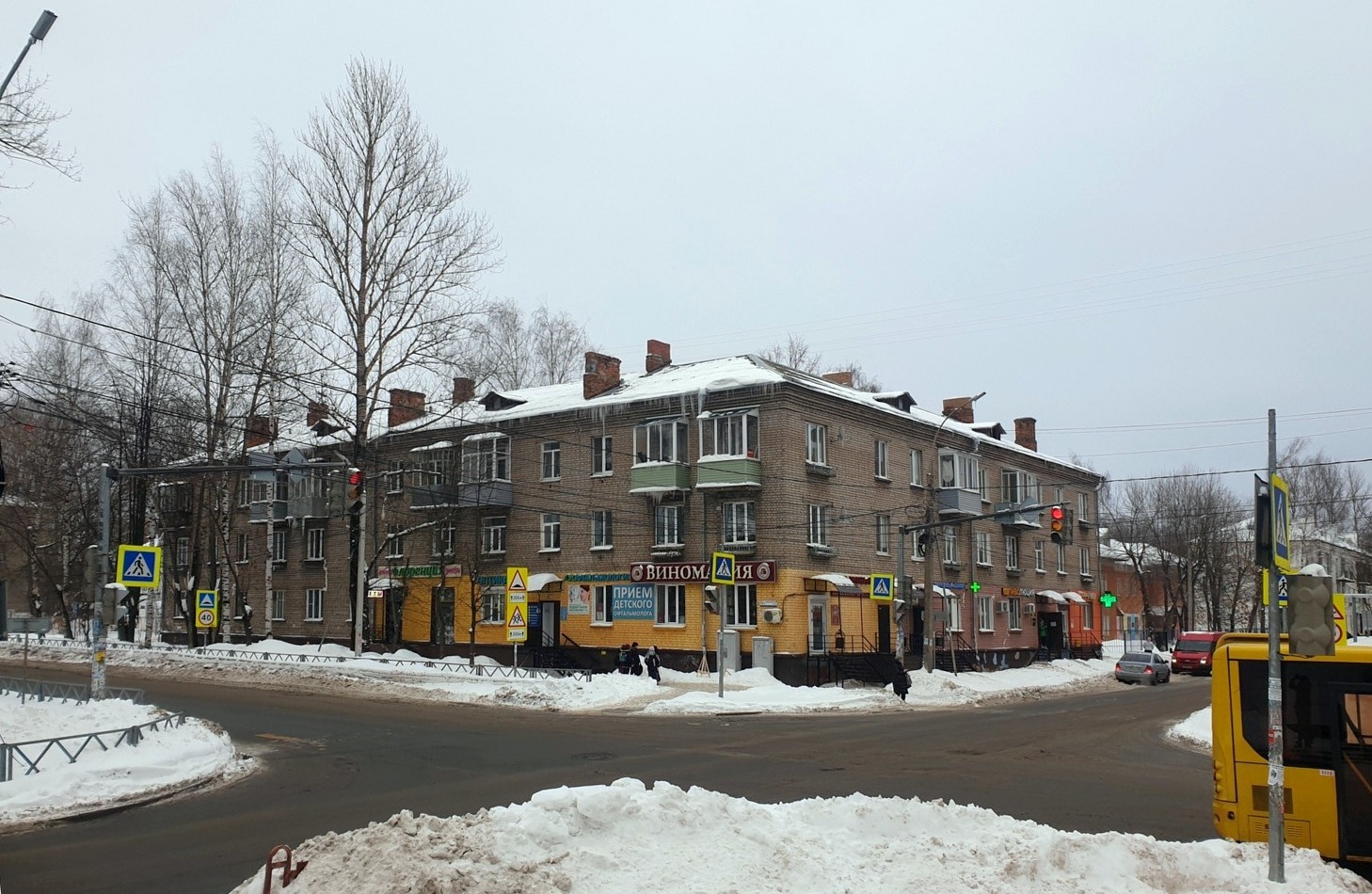 Ярославль, Индустриальная улица, 31 / Улица Пирогова, 14