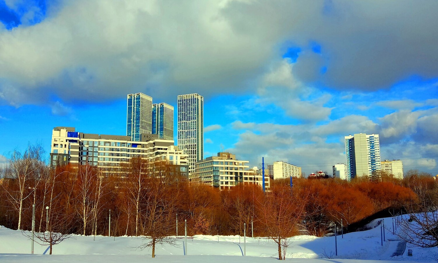 Москва, Улица Сергея Бондарчука, 2; Мичуринский проспект, 56; Улица Сергея Бондарчука, 4; Мичуринский проспект, 54 корп. 3; Мичуринский проспект, 58; Мичуринский проспект, 54 корп. 1