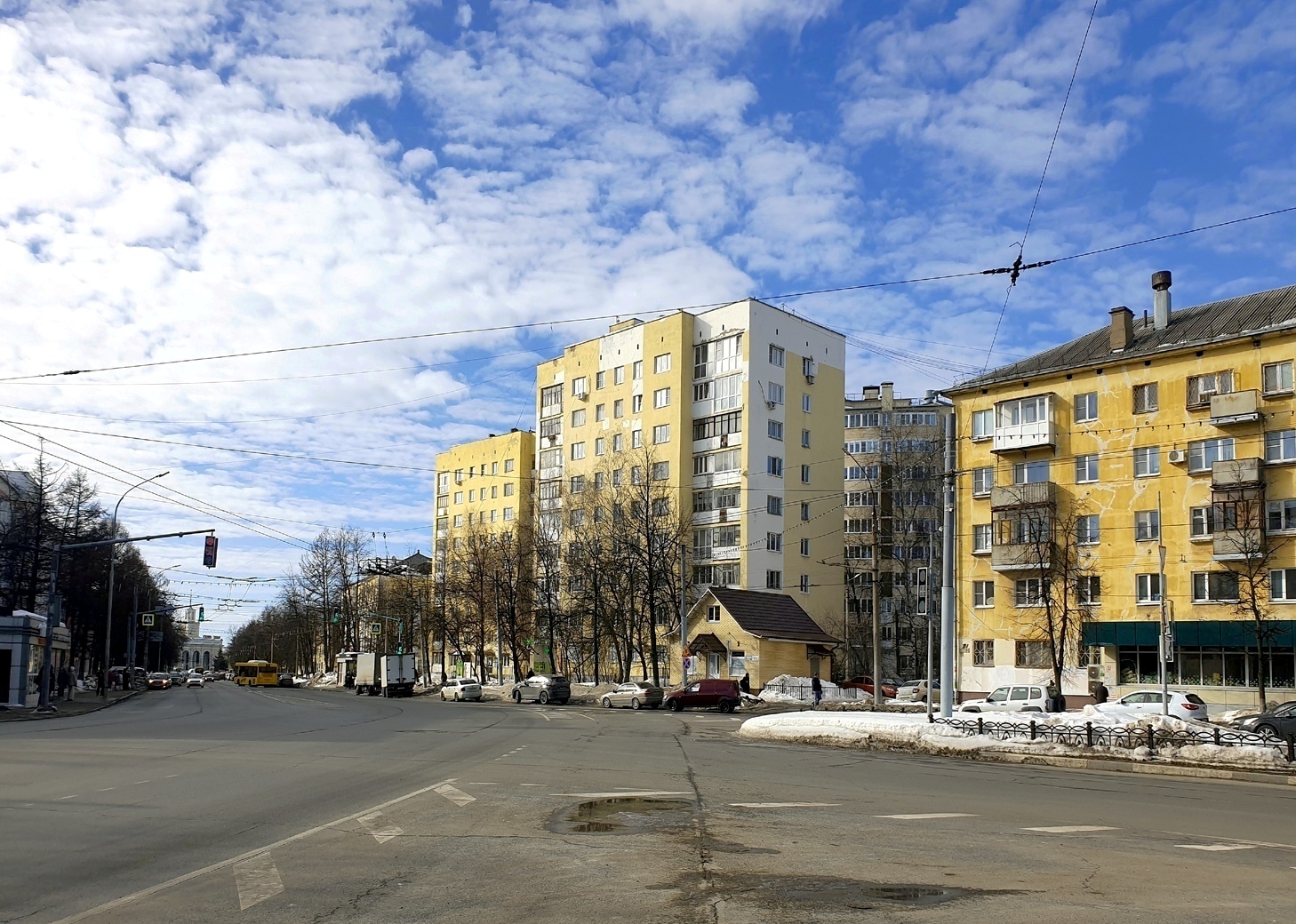 Ярославль, Проспект Ленина, 54; Улица Свободы, 70