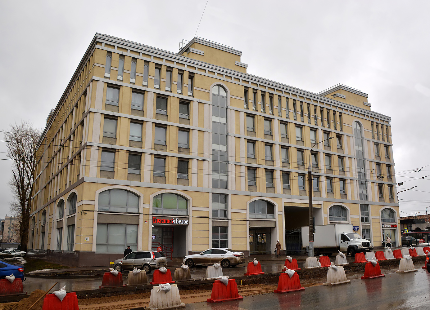 Perm, Улица Мира, 35; Улица Мира, 33; Улица Мира, 31А; Улица Мира, 31; Улица Мира, 29; Улица Мира, 27; Улица Мира, 25; Улица Семченко, 6