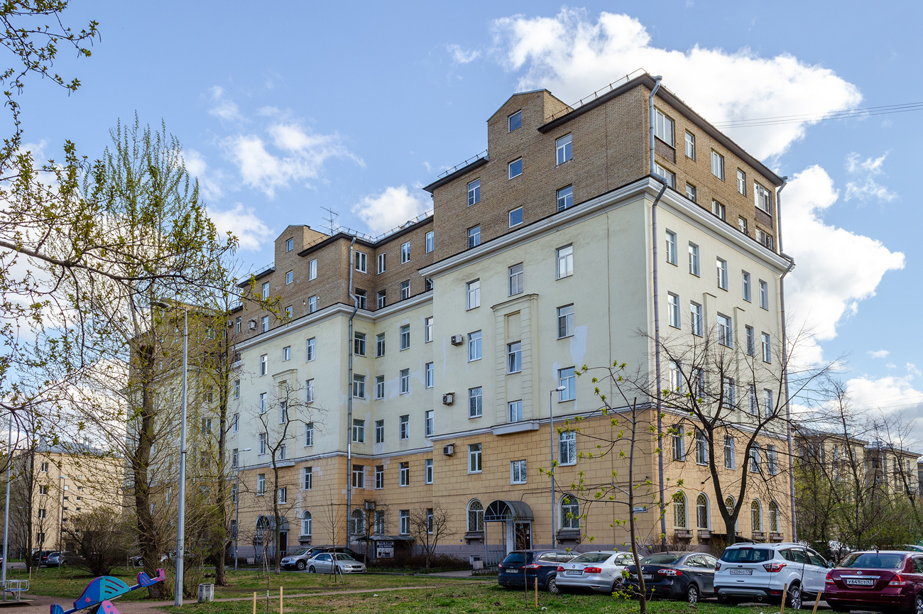 Санкт-Петербург, Улица Васи Алексеева, 14