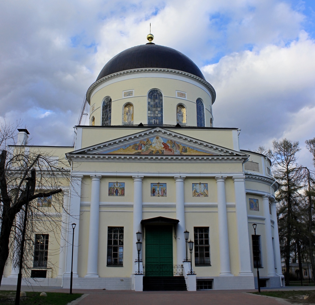 Калуга, Улица Баженова, Собор Живоначальной Троицы