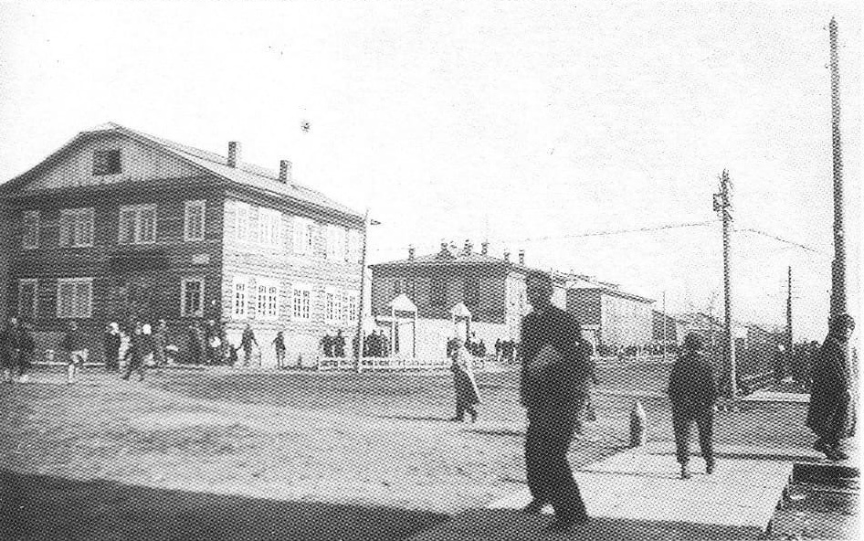 Naryan-Mar, Улица Выучейского, 11 / Улица Хатанзейского, 10