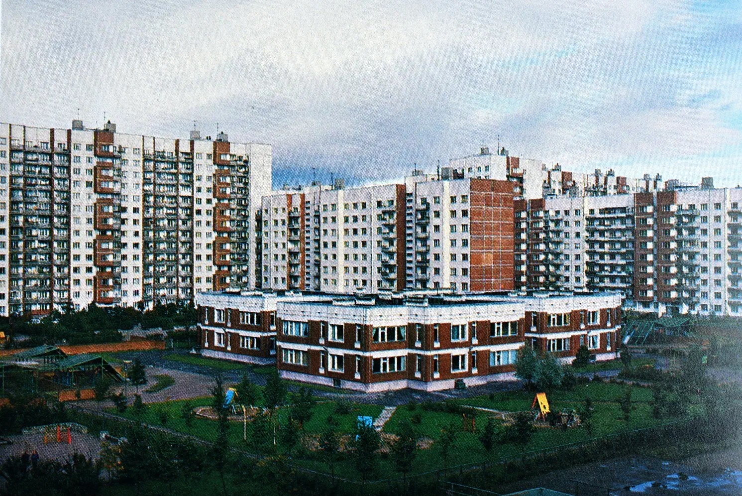 Санкт-Петербург, Улица Кораблестроителей, 37 корп. 2; Улица Кораблестроителей, 37 корп. 1 лит. В; Улица Кораблестроителей, 37 корп. 1 лит. Г
