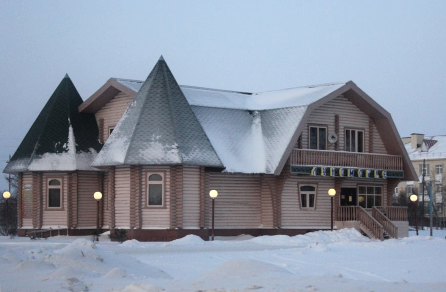 Искателей, Улица Россихина, 9А