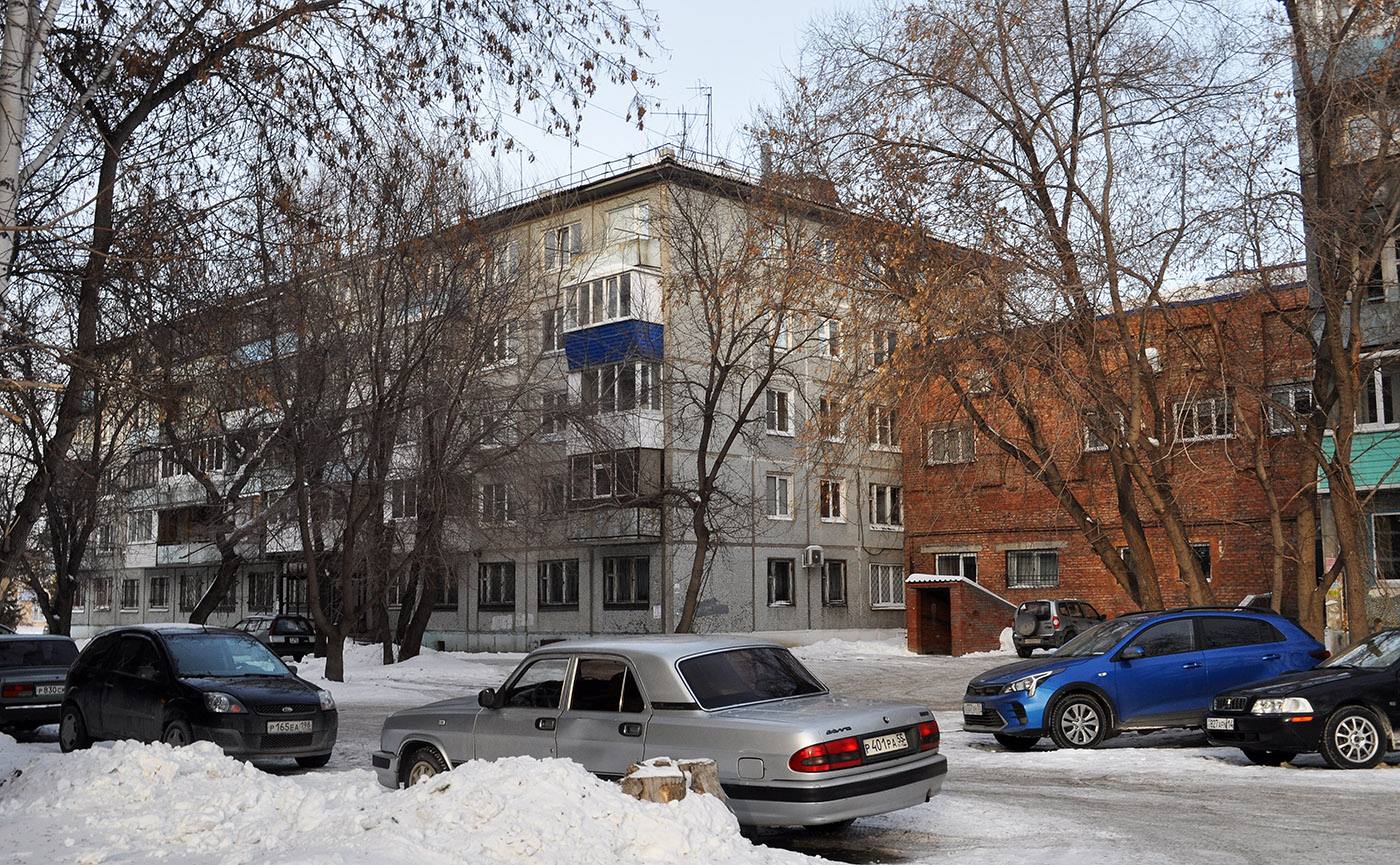 Omsk, Улица 25-я линия, 74 корп. 1; Улица 25-я линия, 72