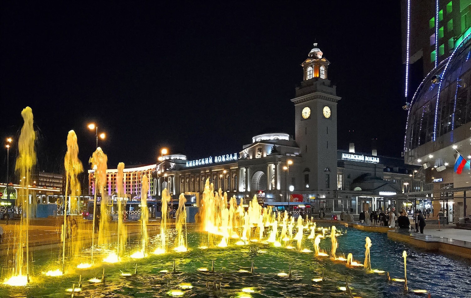 Москва, Площадь Киевского вокзала, 1