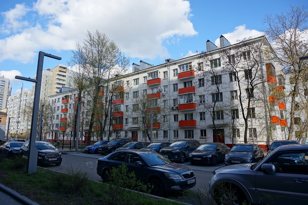 Москва, Улица Юных Ленинцев, 44 корп. 1