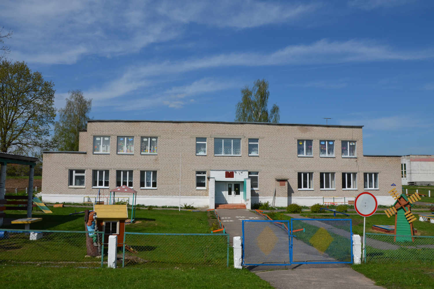 Чашникский район, прочие н. п., Новая Заря, улица Мира, 4А