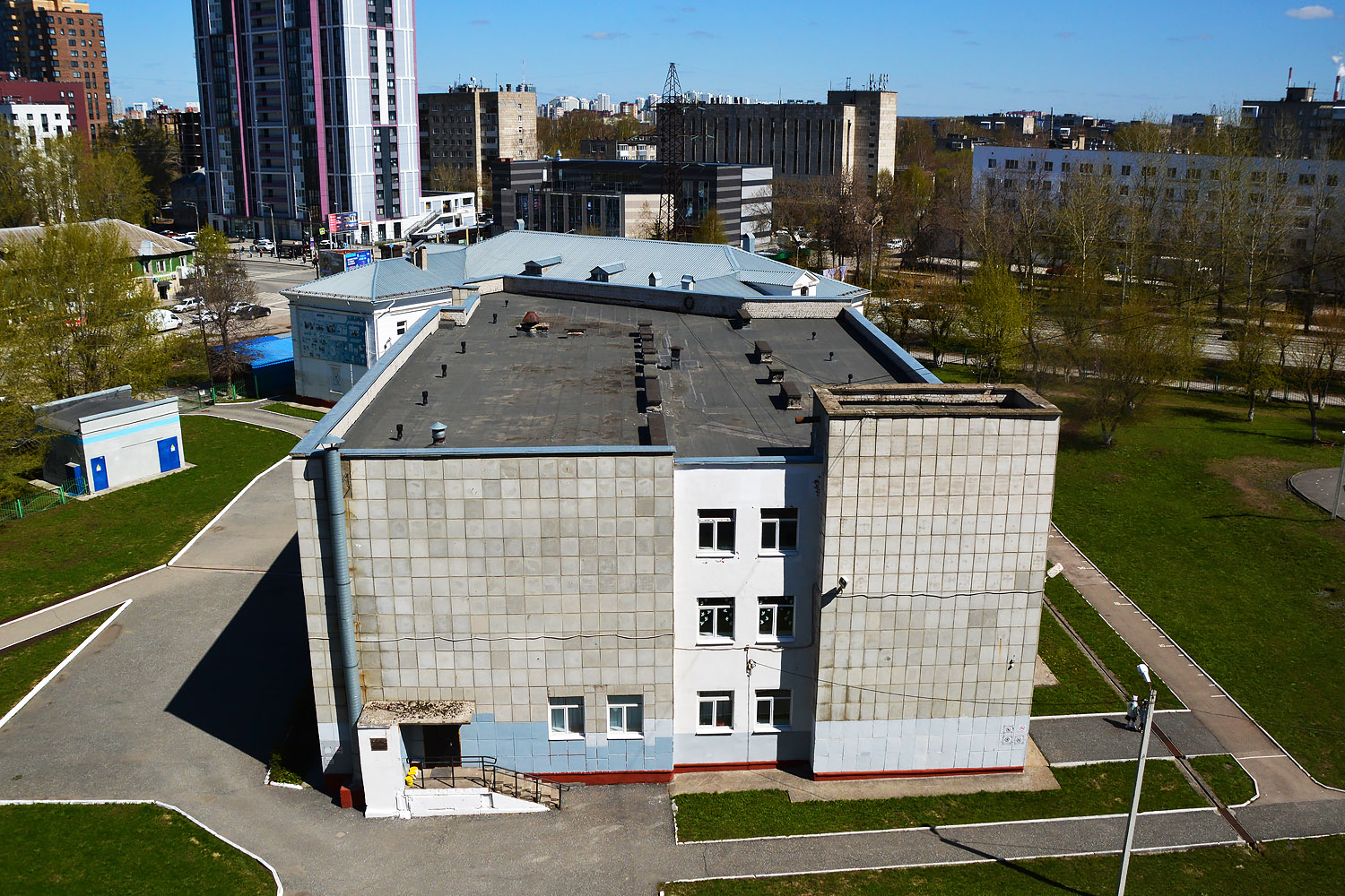 Пермь, Улица Карпинского, 66*; Улица Карпинского, 66