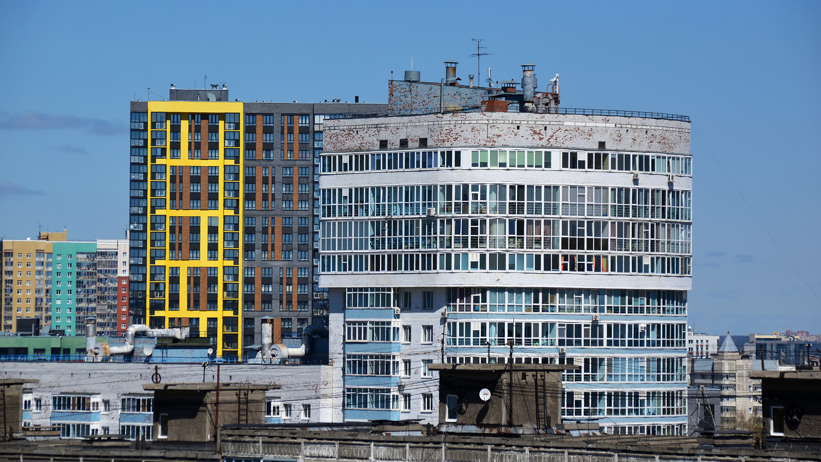 Пермь, Улица Карпинского, 50; Проспект Декабристов, 2. Пермь — Панорамы