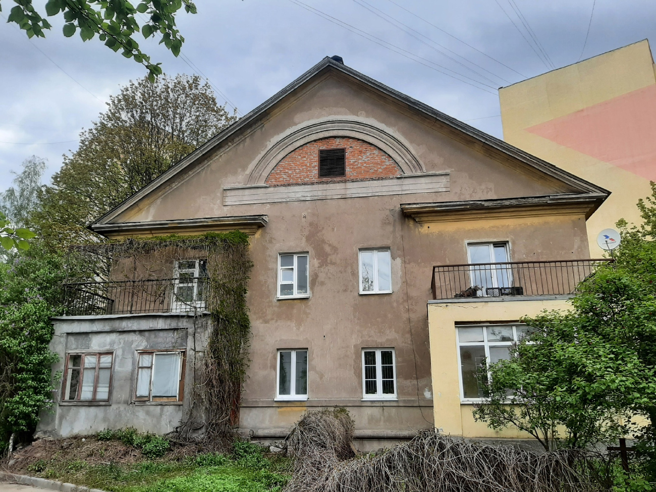 Химки, Библиотечная улица, 36