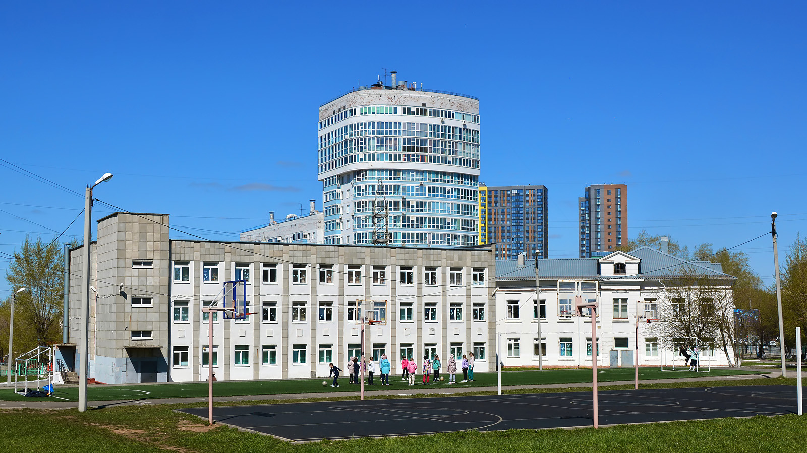 Пермь, Улица Карпинского, 66; Проспект Декабристов, 2