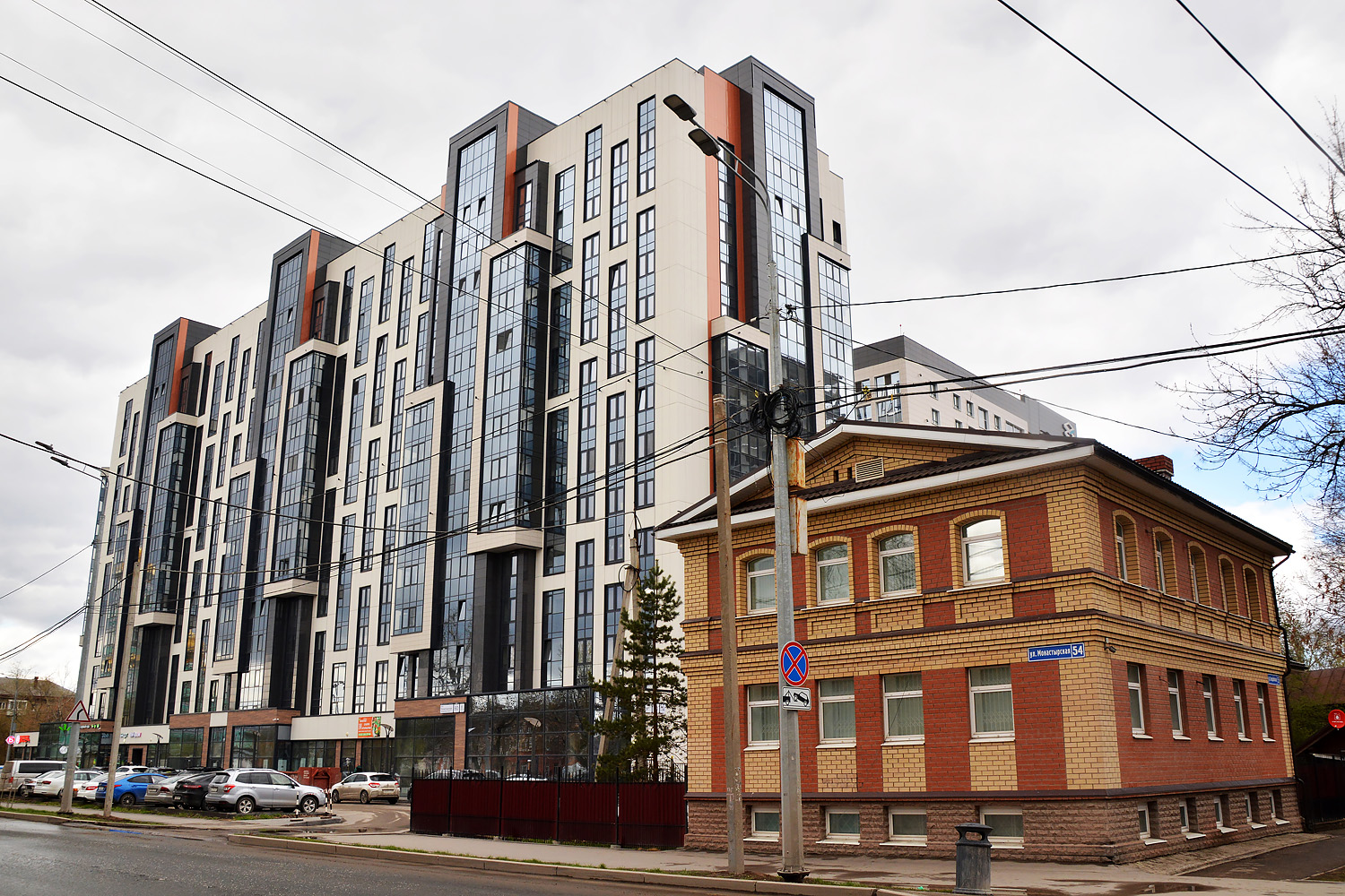 Пермь, Монастырская улица, 60; Монастырская улица, 54 / Свердловская улица, 5