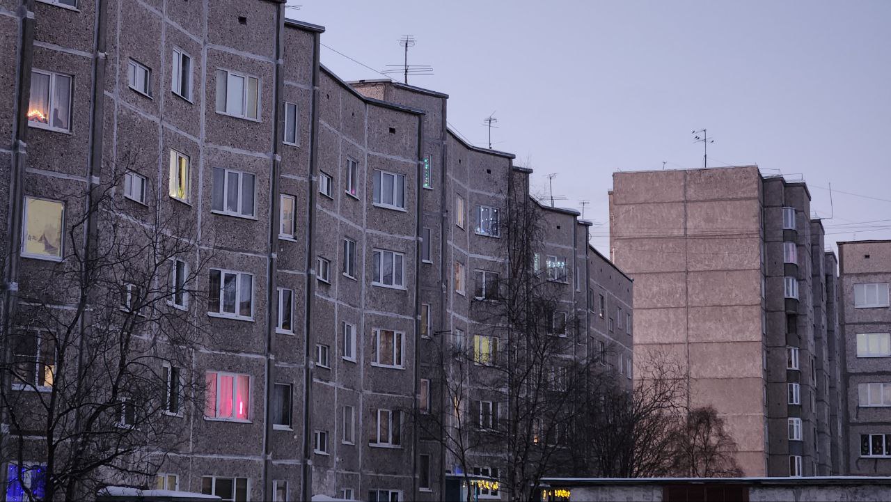 Кандалакша, Улица Защитников Заполярья, 1