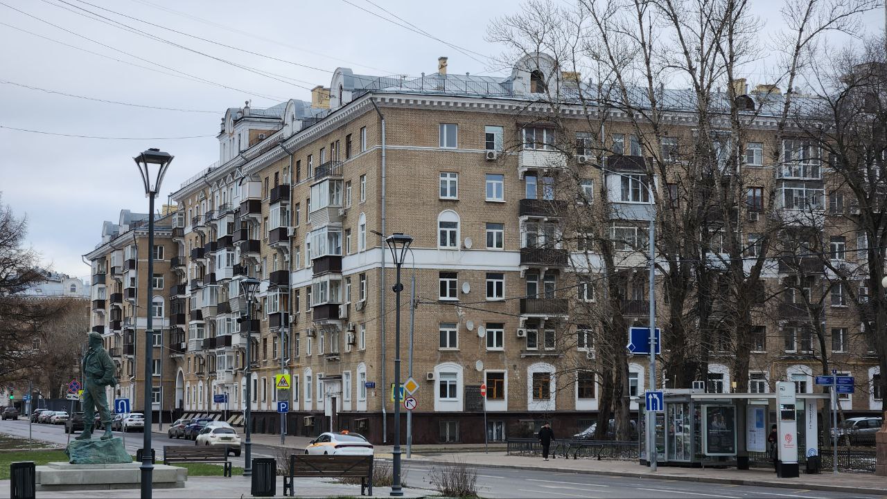 Москва, Новопесчаная улица, 17 корп. 1; Новопесчаная улица, 17 корп. 2; Новопесчаная улица, 17 корп. 3