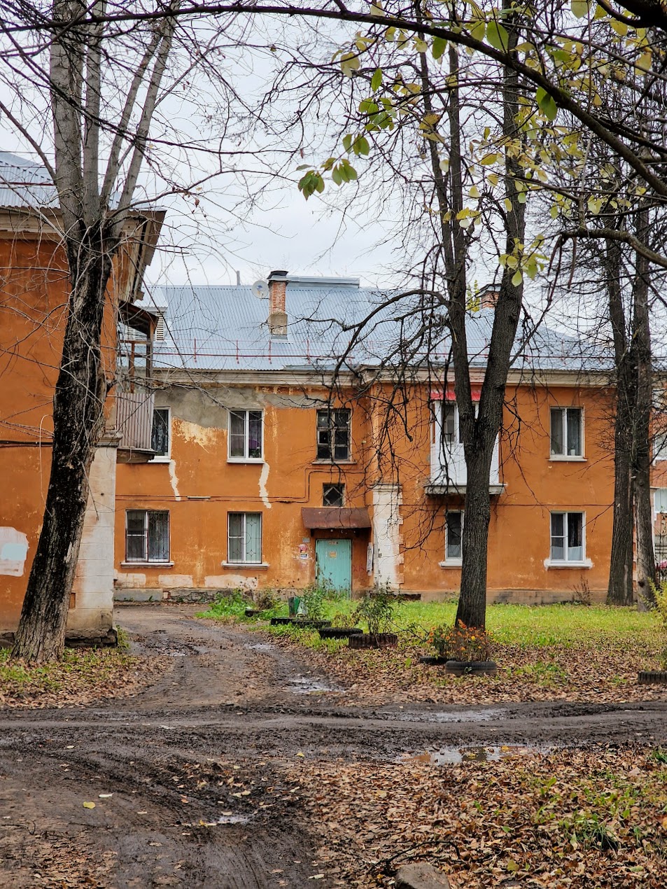 Glazov, Улица Тани Барамзиной, 53 / Улица Мира, 1