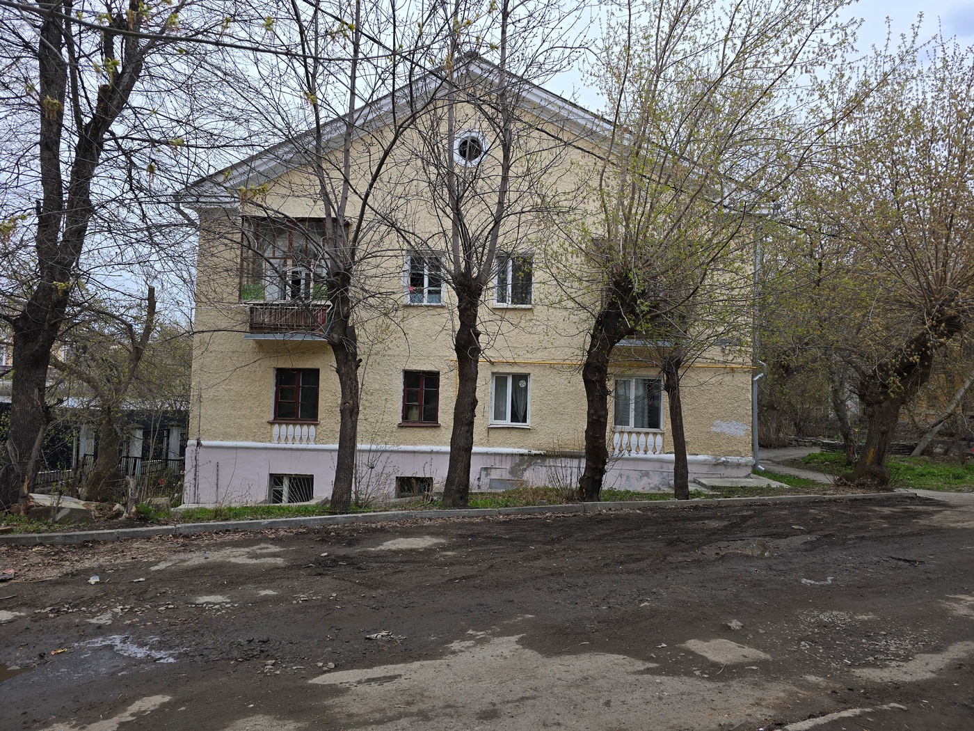 Екатеринбург, Набережная Рабочей Молодёжи, 51