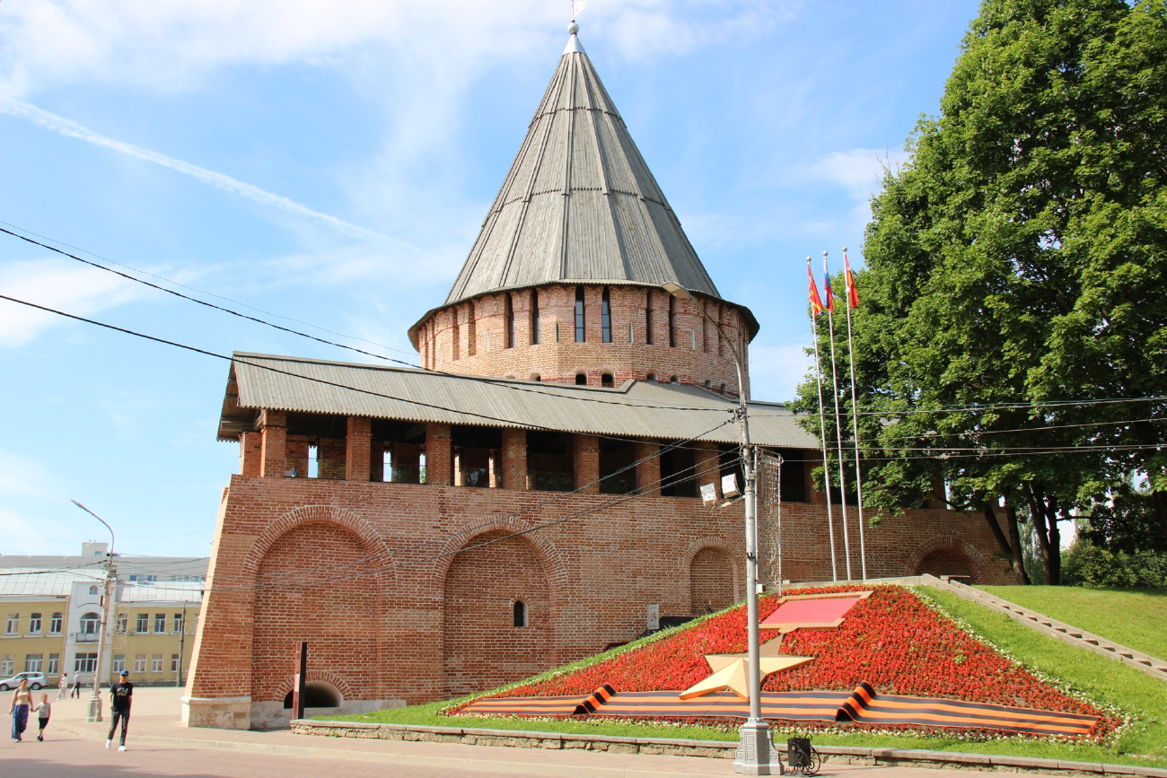 Смоленск, Улица Октябрьской Революции, 3 корп. 1