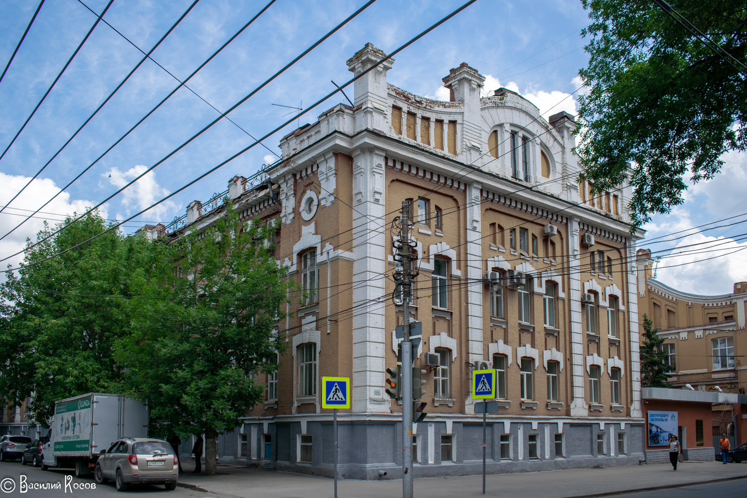 Саратов, Улица Большая Казачья, 110 / Астраханская улица, 122