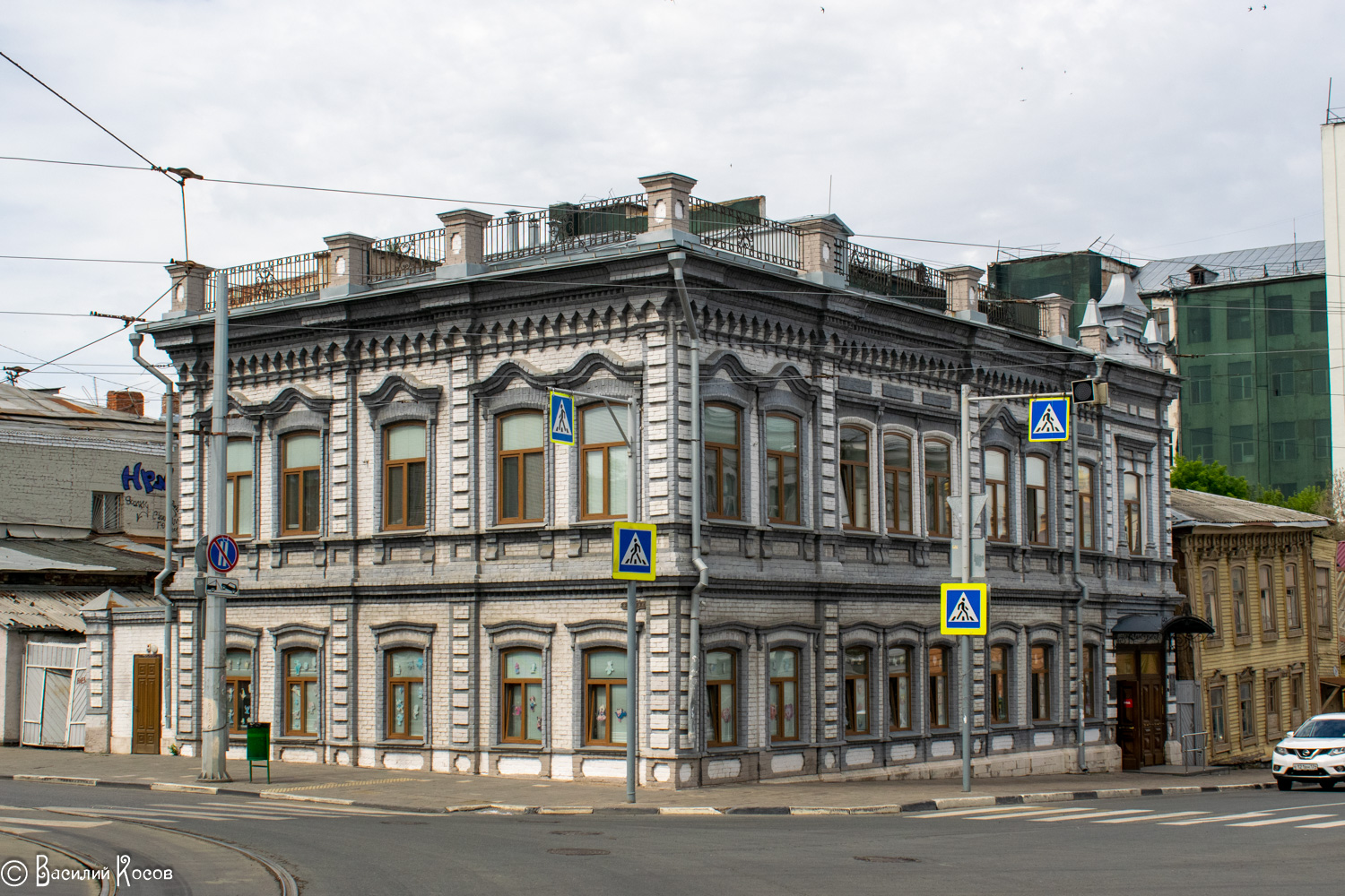 Самара, Красноармейская улица, 13 / Улица Фрунзе, 136
