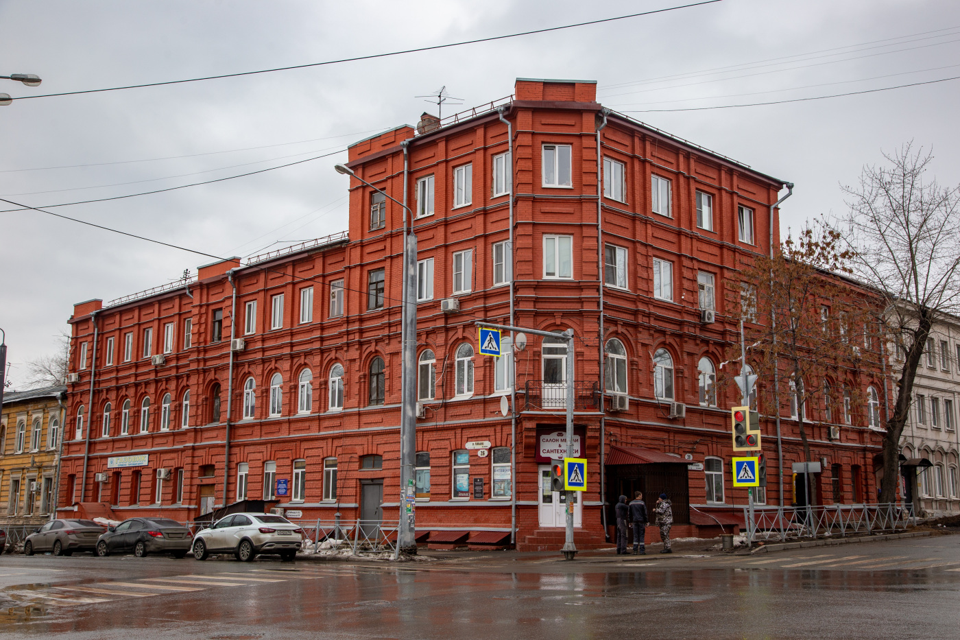 Samara, Комсомольская улица, 39 / улица Куйбышева, 26