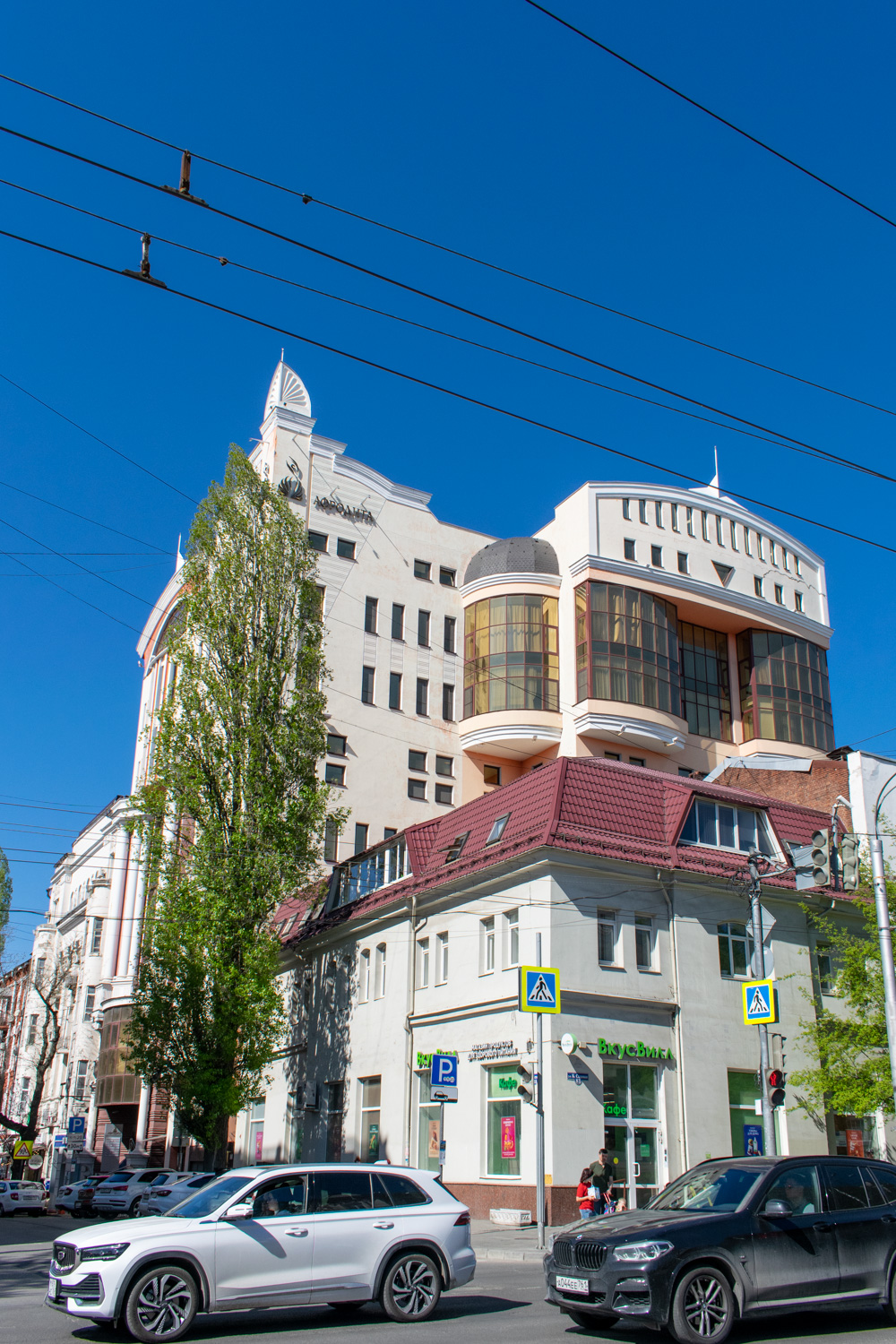 Ростов-на-Дону, Проспект Чехова, 50; Проспект Чехова, 48 / Большая Садовая улица, 83